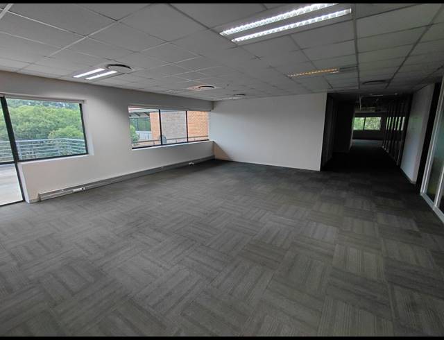 1,960M² OFFICE TO LET IN WOODMEAD
